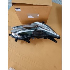 GENUINE MITSUBISHI HEAD LAMP RH 26010W720P