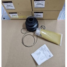 GENUINE MITSUBISHI BOOT KIT FR AXLE JOINT RH 3817A311 