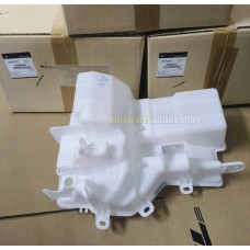 GENUINE MITSUBISHI TANK WINDSHIELD WASHER 8260A493