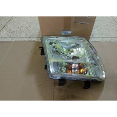 Genuine Nissan Navara D40 RH Headlamp 26025EB71A